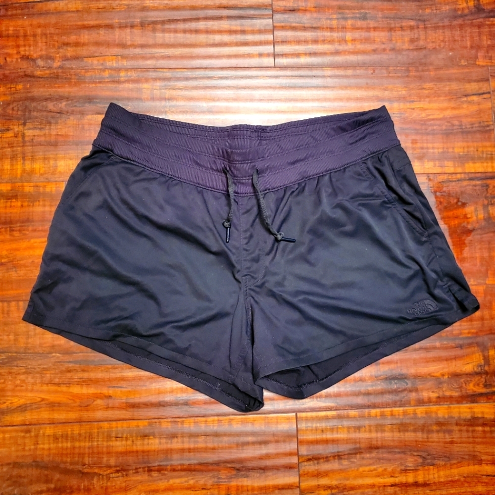The Northface shorts black L